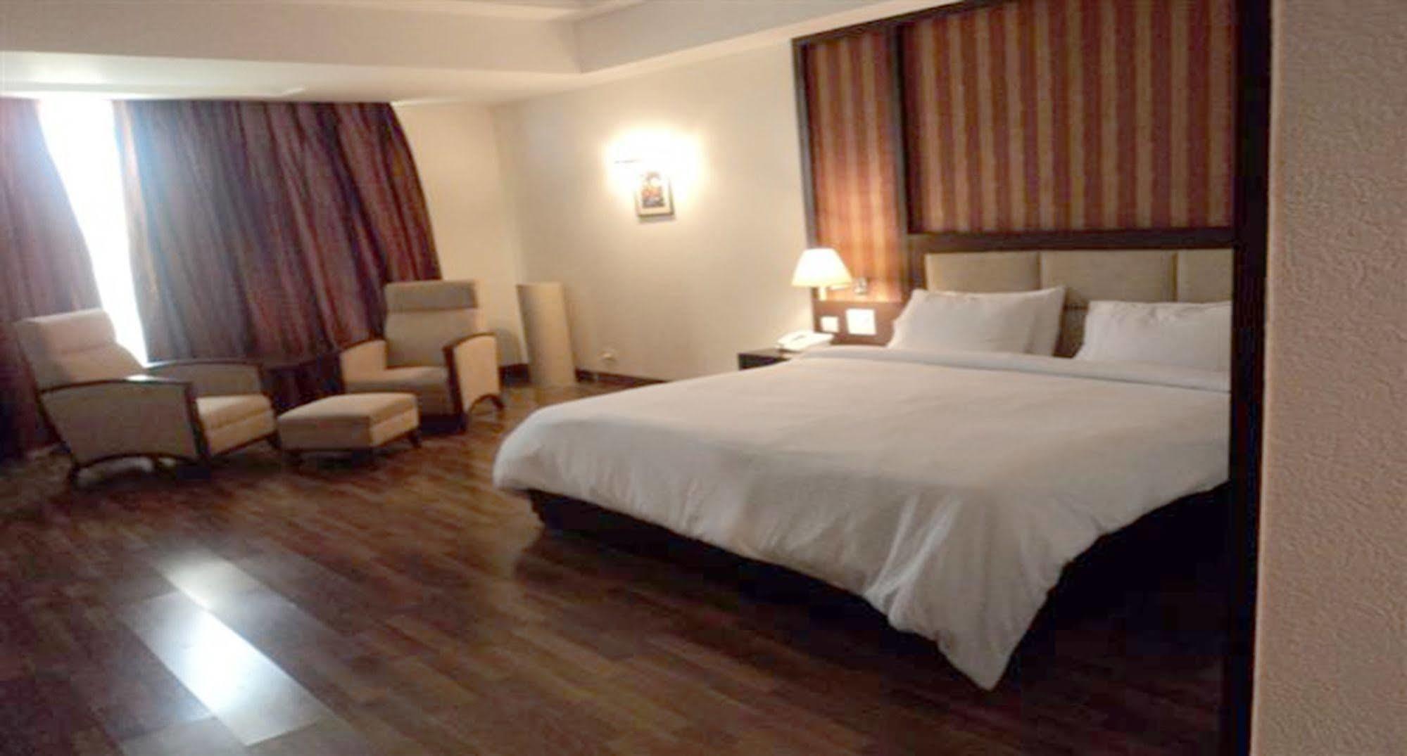 Legend Sarovar Portico Baddi Exterior photo