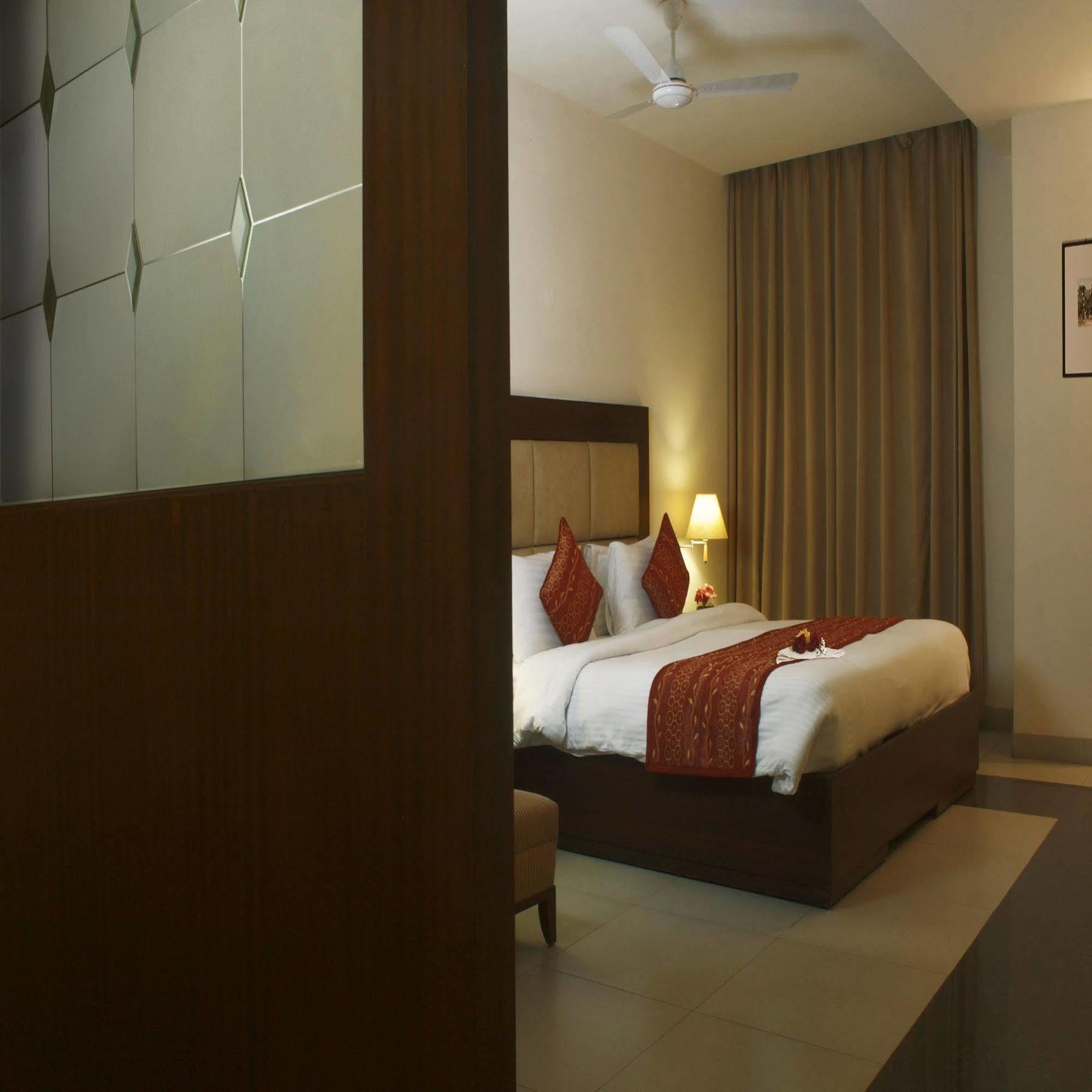 Legend Sarovar Portico Baddi Exterior photo