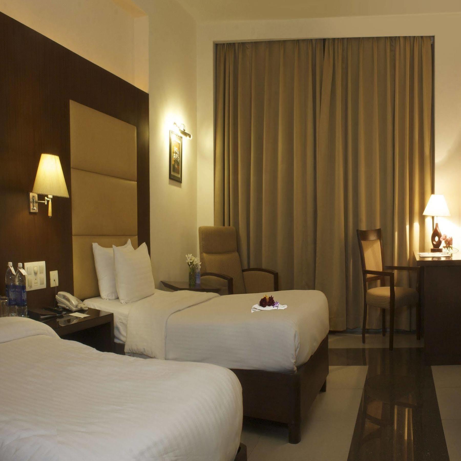 Legend Sarovar Portico Baddi Exterior photo